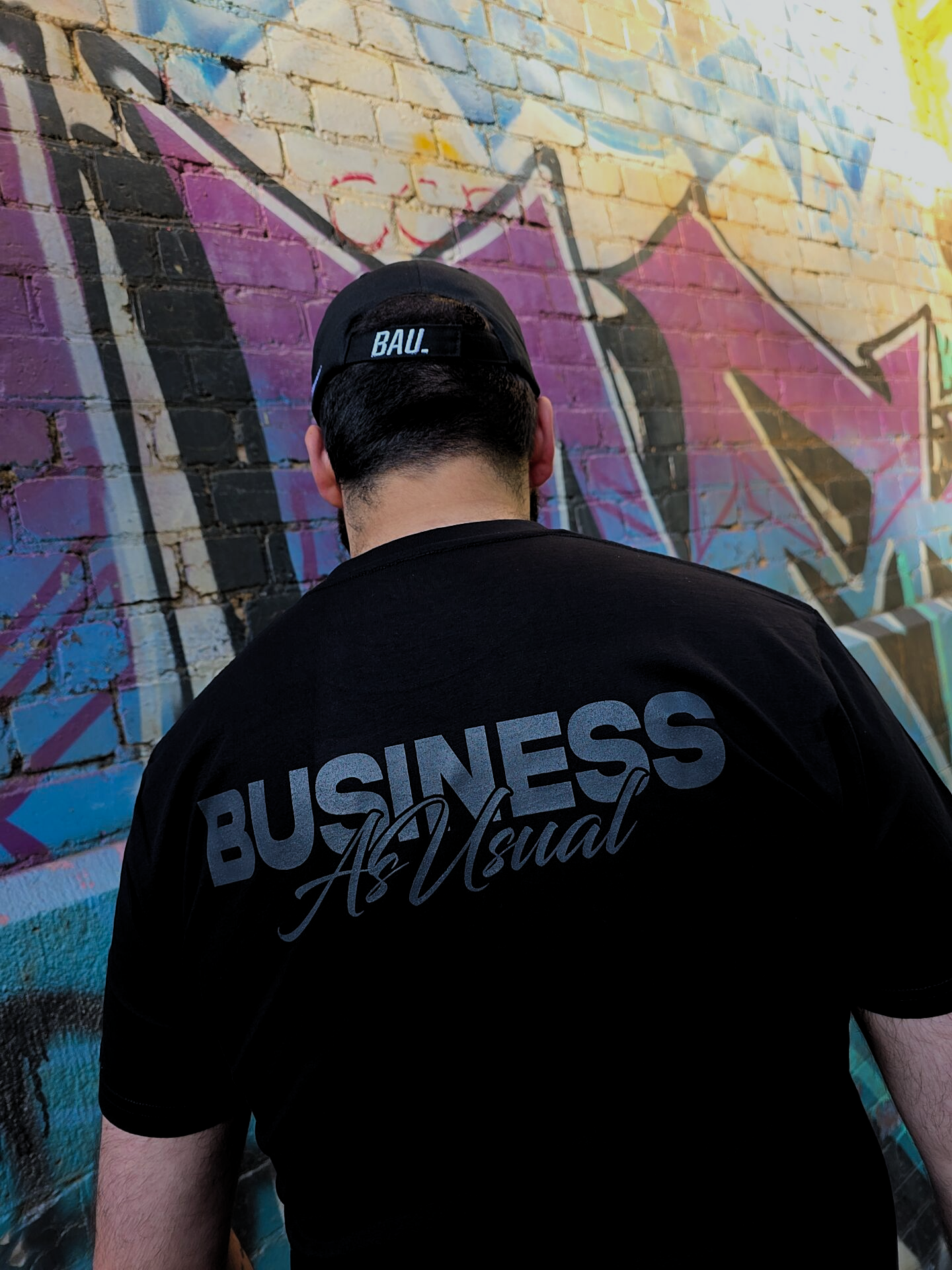 "HEADLINE" T-Shirt - Black